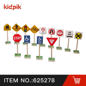 Kidpik Dernier design Voiture Montessori <span class=keywords><strong>Jouet</strong></span> éducatif 13 Pièces Feux <span class=keywords><strong>de</strong></span> circulation Panneaux <span class=keywords><strong>de</strong></span> <span class=keywords><strong>signalisation</strong></span> en bois personnalisés <span class=keywords><strong>Panneau</strong></span> <span class=keywords><strong>de</strong></span> <span class=keywords><strong>signalisation</strong></span> routière en bois <span class=keywords><strong>Jouet</strong></span> - Product Image 2