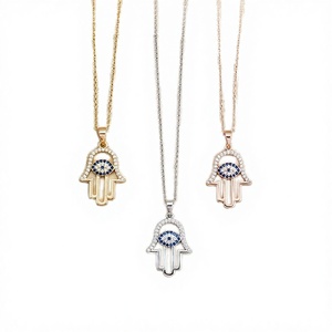 Collier Pendentif Main de Fatma en Argent 925 Plaqué Platine, Tendance et Romantique, avec Breloques Mains de Fatma et Mauvais Œil, Moissanite - Product Image 2