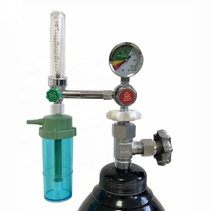 Regulador de oxígeno médico con botella humidificadora para cilindro de oxígeno tipo Bull Nose - Product Image 2