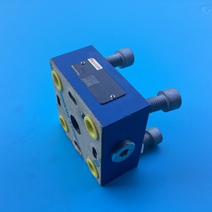 Plaques de couverture hydrauliques NG25 à 2 voies R901173174 LFA25GWA-7X/A10P10V pour commande directionnelle - Product Image 1