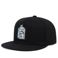 Casquette de baseball à visière plate avec patch en forme de carton de lait de dessin animé, lettrage de bande dessinée, snapback unisexe, streetwear, réglable pour hommes et femmes