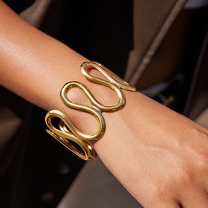 กำไลข้อมือสแตนเลสลายคลื่น เครื่องประดับสำหรับทุกเพศ ของขวัญจากเมืองอี้หวู่ - Product Image 2