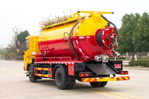 China Dongfeng Tianjing 4x2 Manual Diesel High Pressure Sewage Cleaning Dredging Truck with 10000L Tank and 150-250hp Engine - Product Image 4