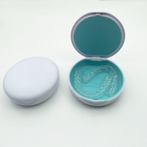 Estuche de Viaje para Protectores Bucales con Espejo Interior, Nuevo Diseño Mejorado - Product Image 2
