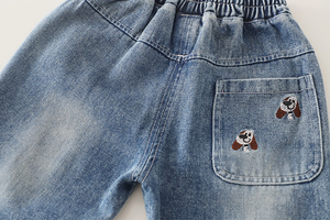 Nouvelle version coréenne : Ensemble décontracté trois pièces pour enfants, motif dessin animé, vêtements de printemps pour garçons, gilet brodé avec lettres et manches longues - Product Image 5
