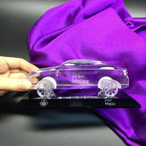 Trofeo Premio <span class=keywords><strong>Auto</strong></span> in Cristallo K9 Lucido con Incisione 3D, Modellini <span class=keywords><strong>Auto</strong></span> Die-Cast 1/18, Premi Personalizzati <span class=keywords><strong>per</strong></span> Esposizioni Automobilistiche - Product Image 2