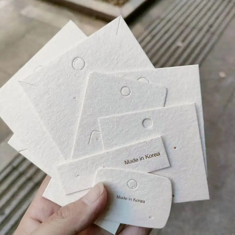 بطاقة قرط ورقية معلقة عالية الجودة بطباعة مخصصة من المصنع في الصين