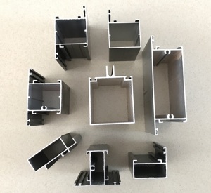 Profili di estrusione di porte e finestre in alluminio dalla fabbrica di alluminio - Product Image 1