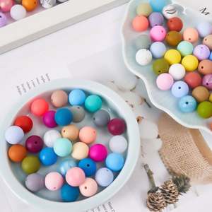 Produits uniques à vendre en ligne 2023 Bracelet en silicone écologique <span class=keywords><strong>non</strong></span> toxique de 12mm perle bébé perles en silicone - Product Image 4