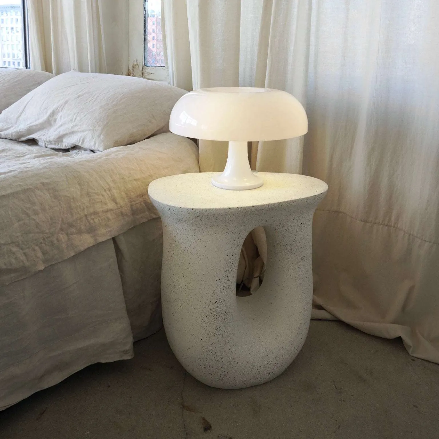 도넛 모양의 아이보리 커피 테이블-침실/거실 사이드 테이블-라이트 럭셔리 & 심플한 디자인 미니멀리스트