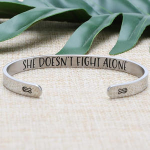 थोक कस्टम गहने उच्च गुणवत्ता वाले स्टेनलेस स्टील वह महिलाओं के लिए अकेले कुफ कंगन से नहीं लड़ता - Product Image 1