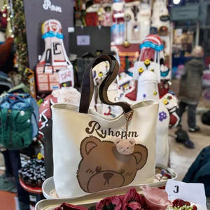 กระเป๋าผ้าแคนวาสพิมพ์ลายโลโก้แบบกำหนดเอง ลดราคาพิเศษ ใช้ซ้ำได้ เป็นมิตรกับสิ่งแวดล้อม สายสะพายยาว เหมาะสำหรับใส่ของช้อปปิ้งหรือเล่นกีฬา - Product Image 3