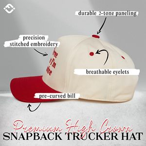 Gorra de Béisbol Bordada Bicolor Roja y Crema, 'Born Free but Now I'm Expensive', con Visera Curva, Ajustable, Divertida, de 5 Paneles, Deportiva - Product Image 2