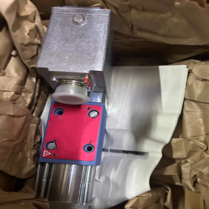 En stock – Hydraulique haute performance d'origine D661-4866 D661-4923 D662-4010 - Product Image 6