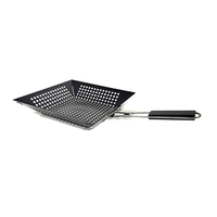 Grande plaque de cuisson carrée antiadhésive perforée pour barbecue avec poignée en bois pliable pour poisson et légumes