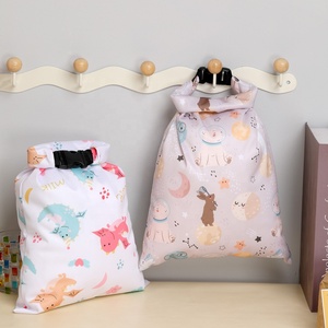 Nouveau bébé sacs <span class=keywords><strong>à</strong></span> couches 27.5*40Cm imprimé <span class=keywords><strong>sac</strong></span> humide organisateur avec Snack Clip et boucle étanche <span class=keywords><strong>sac</strong></span> humide <span class=keywords><strong>sac</strong></span> <span class=keywords><strong>à</strong></span> main pour voyage <span class=keywords><strong>à</strong></span> domicile - Product Image 5