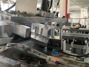 优质制造商全自动一次性纸杯制造机 - Product Image 3