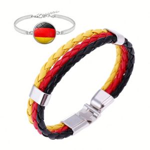 Ensemble de produits personnalisés pour fans de clubs européens : Maillot de football, écharpe de football sublimée, bracelet et bâton gonflable - Product Image 6