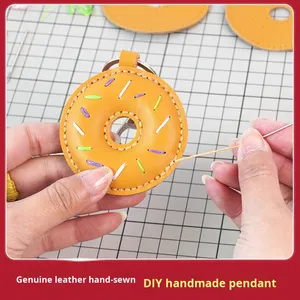 ชุดทำพวงกุญแจ DIY ใหม่ สำหรับคู่รัก แฟนสาว ทำมือ รูปอาหาร โดนัท วัสดุทำพวงกุญแจ จี้ห้อยกระเป๋า พวงกุญแจหลากสี - Product Image 2