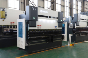 Prensa Plegadora WE67K 80T2500 con DA53TX para Máquina de Plegado Hidráulica CNC de Alta Calidad y Bajo Precio - Product Image 3