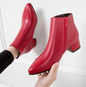 Botas <span class=keywords><strong>Chelsea</strong></span> para mujer europeas y americanas en tallas grandes 41/42/<span class=keywords><strong>2021</strong></span> Nuevos Botines de tacón grueso de tacón medio en estilo británico - Product Image 4