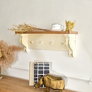 Étagère murale multifonctionnelle convertible à un seul niveau en bois blanc Art Déco INNOVA pour salon avec crochet - Product Image 2