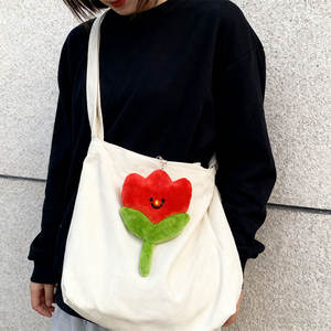 Spilla di peluche personalizzata bella pianta sorridente tulipano distintivo giocattolo Pin Bag 3D spilla sciarpa donna accessori regalo - Product Image 5