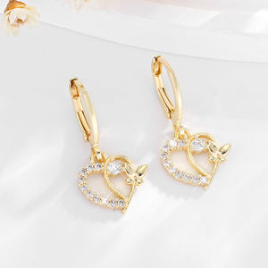 2025 alta calidad mariposa amor corazón 14K cobre con incrustaciones de circón chapado en oro uso diario pendientes de latón joyería de mujer - Product Image 1