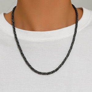 Collar de Cuerda Trenzada Retro Simple Estilo Europeo Americano para Hombre, Cadena de Acero Inoxidable Electrochapado, Cadena para Clavícula - Product Image 1