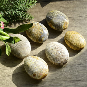 <span class=keywords><strong>Prix</strong></span> de gros direct d'usine Cristaux Pierre de guérison Corail <span class=keywords><strong>Jade</strong></span> Pierre de paume pour la guérison Méditation - Product Image 1