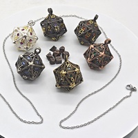 Collier porte-dés polyédrique en pierre précieuse, boîte à dés creuse D20 pour joueur de DND