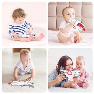 Livre en tissu froissé avec hochet et jouets sensoriels à toucher et à sentir, anneau de dentition doux pour bébés - Product Image 6