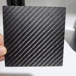 Feuilles de fibre de carbone durables, rapport force-poids exceptionnel pour les applications sportives haute performance, épaisseur personnalisable - Product Image 4