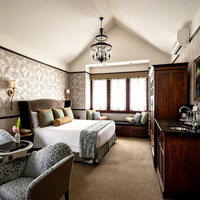 Ensemble de mobilier FF&E pour chambre d'hôtel classique et moderne : Lit avec tête de lit, table de chevet, armoire, fauteuil de détente – Projet ODM personnalisé