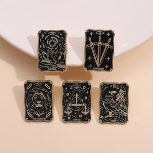 Schwarze kreative <span class=keywords><strong>Tarot</strong></span> karte Brosche Kunst Wahrsagerei Legierung Abzeichen Party Geschenk Emaille Pin - Product Image 4