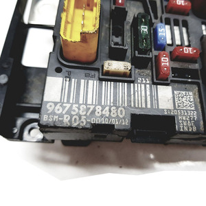 Boîte à fusibles du système électrique du moteur de haute qualité 9675878480 BSM R05, compatible avec <span class=keywords><strong>Citro</strong></span>ën Peugeot - Product Image 4