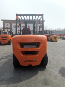 מלגזה דיזל חזקה 10 טון, הנעה הידראולית 4X4, ישירות מהמפעל בסין. שימוש פנימי/חיצוני. מחיר. - Product Image 4