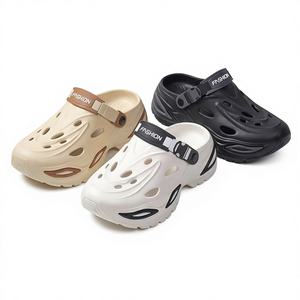 Sabots fermés pour hommes Yearning en EVA à plateforme et perforations – Imperméables, respirants, légers, séchage rapide, antidérapants, écologiques - Product Image 1