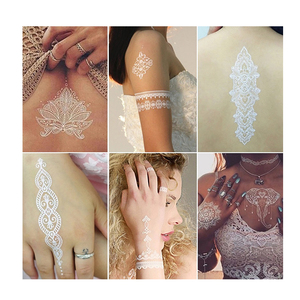 Pegatina <span class=keywords><strong>de</strong></span> <span class=keywords><strong>tatuaje</strong></span> blanca <span class=keywords><strong>de</strong></span> flor <span class=keywords><strong>de</strong></span> Henna impermeable, brazalete temporal <span class=keywords><strong>de</strong></span> encaje para manos, <span class=keywords><strong>tatuaje</strong></span> - Product Image 2