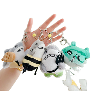 Peluche requin sculptée dans le sable avec fourchette, pendentif petit requin, jouet en peluche en gros, tendance sur <span class=keywords><strong>les</strong></span> réseaux sociaux - Product Image 1