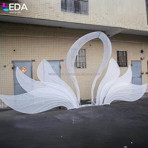 LEDA, arco en forma de hoja blanca romántica, accesorio brillante, decoración de pasillo de boda, soporte de plomo para decoración de eventos - Product Image 5