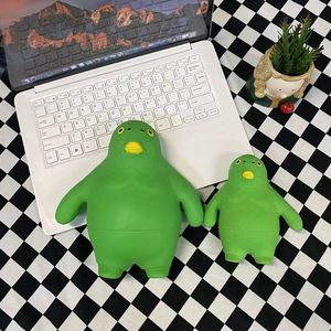 Juguete antiestrés de pez verde con cabeza divertida, gadget de descompresión, mismo estilo que el de gestión de la ira, venta al por mayor - Product Image 5