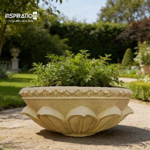 Vase vintage <span class=keywords><strong>en</strong></span> <span class=keywords><strong>pierre</strong></span> moulée pour club de yachts de luxe, <span class=keywords><strong>jardinière</strong></span> <span class=keywords><strong>en</strong></span> <span class=keywords><strong>pierre</strong></span> moulée, urnes de jardin classiques personnalisées - Product Image 1