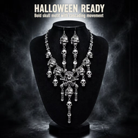 Collier à bavette gothique pirate avec crânes, style vintage, doré antique, avec plusieurs crânes et pampilles, pour Halloween, cosplay, fête, bijoux de costume
