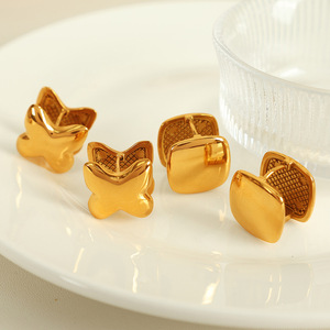 Pendientes de clip con forma de mariposa, chapados en oro de 18 quilates, de acero titanio, minimalistas, a la moda, para mujer, accesorios. - Product Image 1