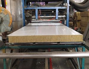 Nuevo Panel Metálico Moderno y Ecológico Resistente al Calor para Construcción Modular de Campamentos de Petróleo y Gas en el Medio Oriente, Uso en Exteriores - Product Image 1