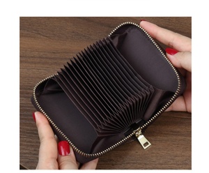 <span class=keywords><strong>Bolsa</strong></span> <span class=keywords><strong>de</strong></span> tarjetas <span class=keywords><strong>de</strong></span> gran capacidad con ranura múltiple antidesmagnetización <span class=keywords><strong>para</strong></span> hombres y mujeres, documentos <span class=keywords><strong>de</strong></span> licencia <span class=keywords><strong>de</strong></span> conducir, billetera <span class=keywords><strong>para</strong></span> tarjetas bancarias - Product Image 5