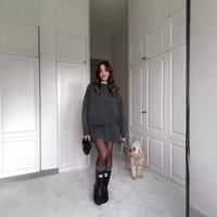 Ensemble jupe et pull tricoté deux pièces pour femme, style personnalisé avec logo, collection automne-hiver, tenue décontractée avec mini-jupe, 100% coton