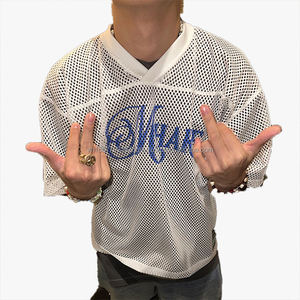 Camiseta Blanca de Malla con Estampado y Aberturas, Manga Corta, Estilo Jersey de Alta Gama para Hombre, Transpirable, de Secado Rápido, Estilo Hiphop, Sensación Fresca - Product Image 3