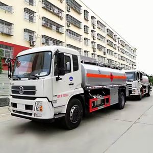 รถบรรทุกน้ำมันเชื้อเพลิงเหล็กกล้าคาร์บอนตงเฟิงคุณภาพสูง ขับเคลื่อน 4x2 เกียร์ธรรมดา ใหม่ ความจุ 10001-15000 ลิตร เครื่องยนต์ดีเซล - Product Image 6